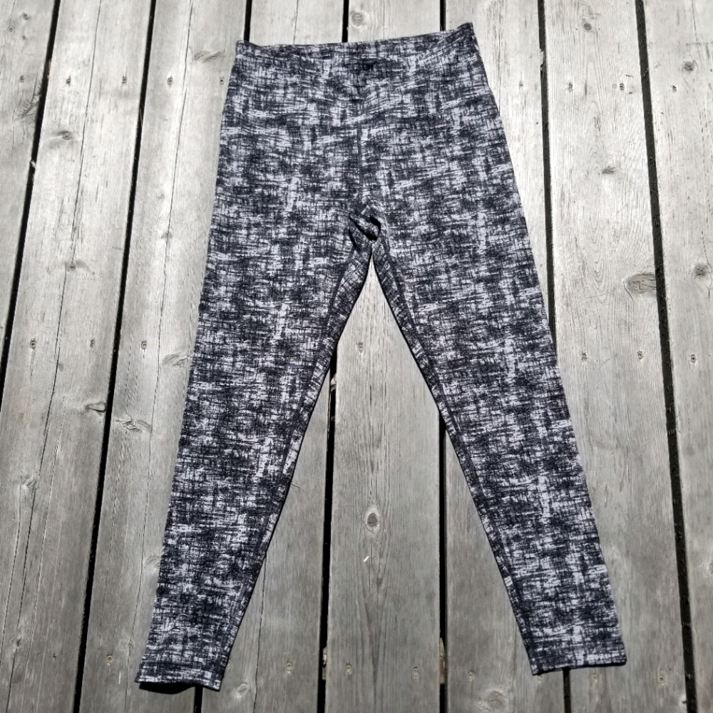 KIRKLAND | Grey Patterned Leggings | Size M